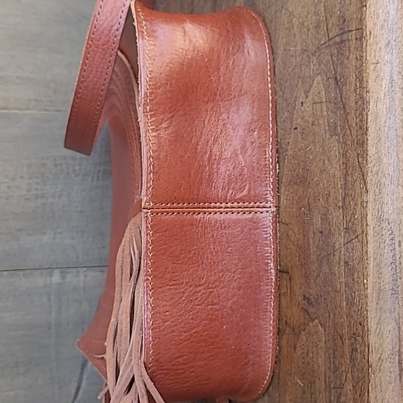 EUC Lucky Brand Brown Leather Boho Crossbody w/Fringe Women's Bag Purse - Picture 6 of 9